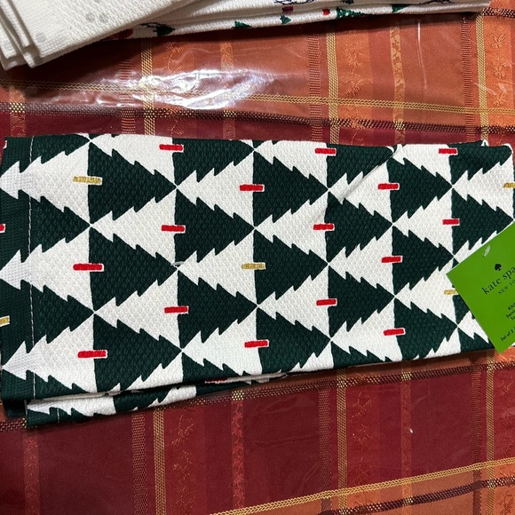 7 kate Spade Christmas dish towels - Picture 5 of 15
